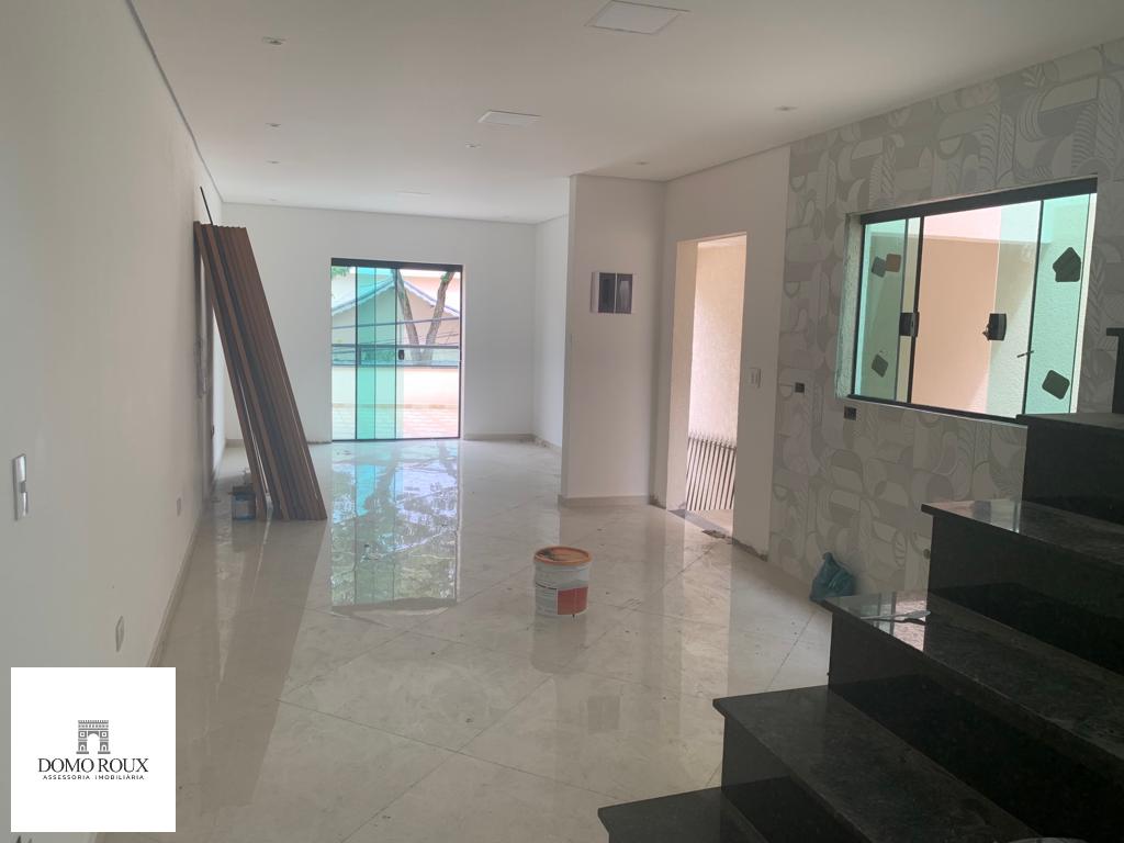 Sobrado à venda com 3 quartos, 180m² - Foto 1