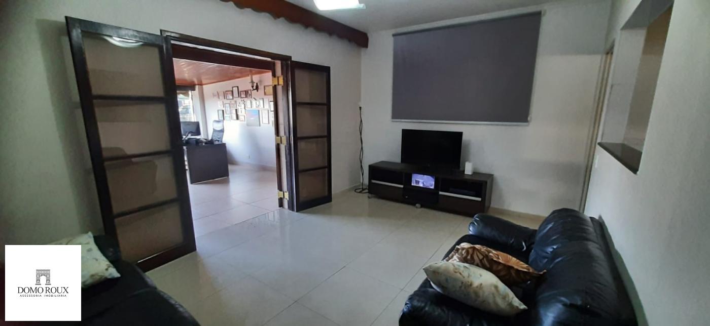 Casa à venda com 2 quartos, 141m² - Foto 4